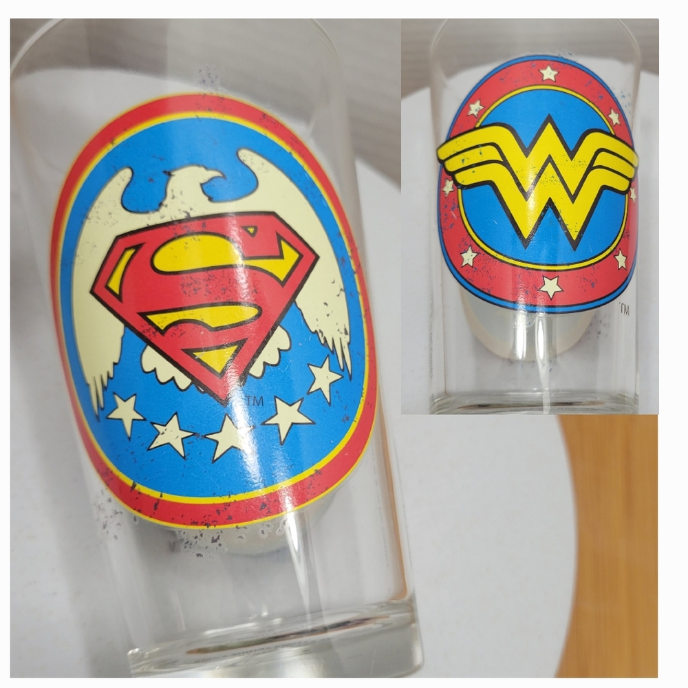 Wonder Woman Zak Pint Drinking Glass Reverse Side Superman